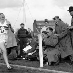 Roger Bannister il giorno del suo primato del miglio nel 1954